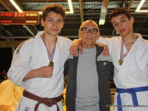 Podium de Samuel Navarro en - 55 kg Maitre Daniel Marais avec les médaillés garçons