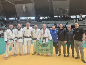 Les vieux lions chassent en meute